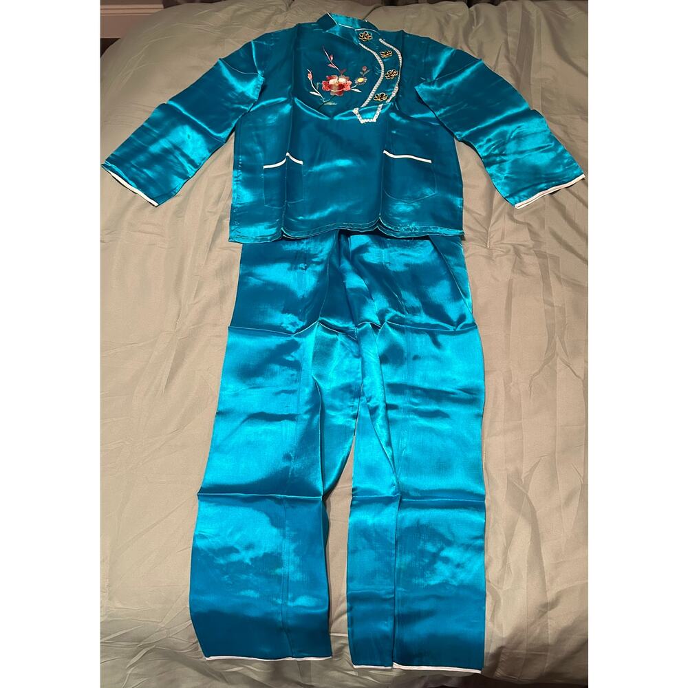 vintage Women’s Silk Kimono Shirt Pants Teal size Medium with flowers NEW